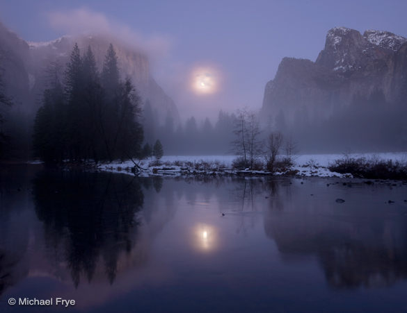 0209-2835 Rising moon, Gates of the Valley, Yosemite