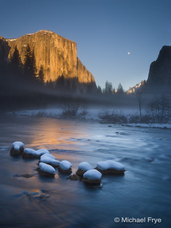 0211-146 The moon rising between El Capitan and Cathedral Rocks from Valley View