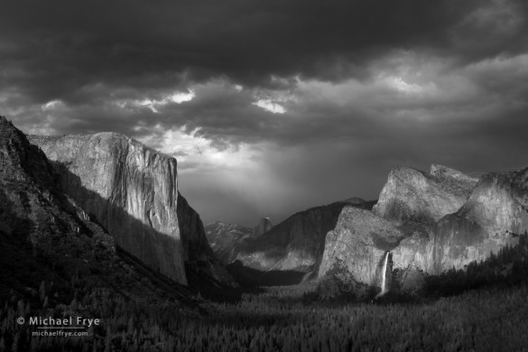 Storm clouds over Yosemite Valley from Tunnel View, Yosemite NP, CA, USA