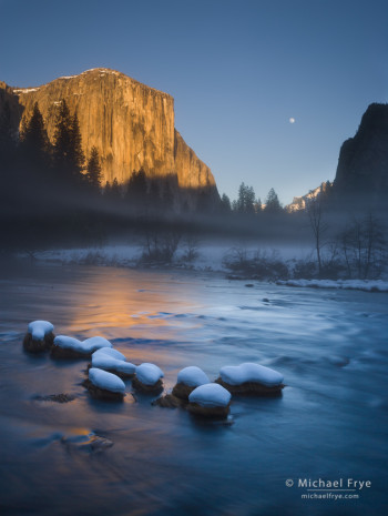 Moon rising between El Capitan and Cathedral Rocks from Valley View, Yosemite NP, CA, USA