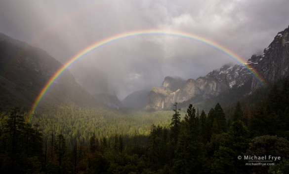 Rainbow over Yosemite Valley from Tunnel View, Yosemite NP, CA, USA