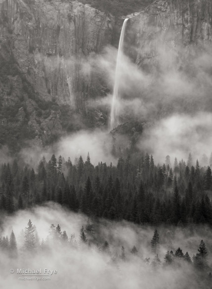 Bridalveil Fall and mist from Tunnel View, Yosemite NP, CA, USA