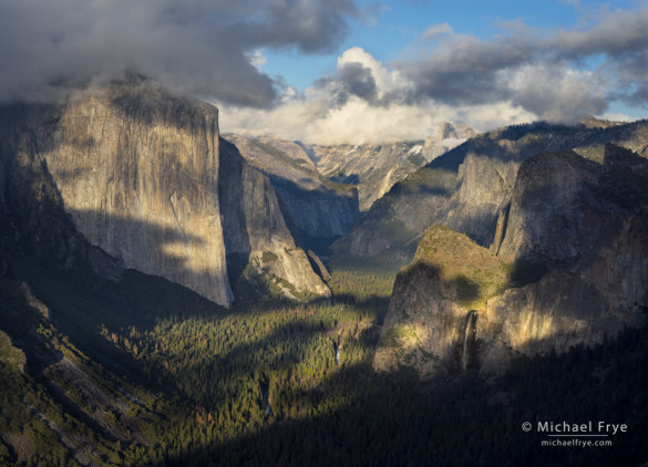 Late afternoon view of Yosemite Valley from near Old Inspiratoin Point, Yosemite NP, CA, USA