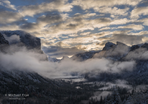 Clouds and mist from Tunnel View, sunrise, Yosemite NP, CA, USA