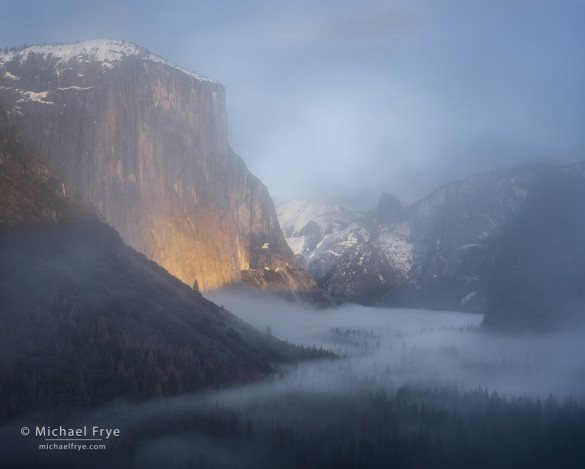 Yosemite Valley through the mist from Tunnel View, Yosemite NP, CA, USA