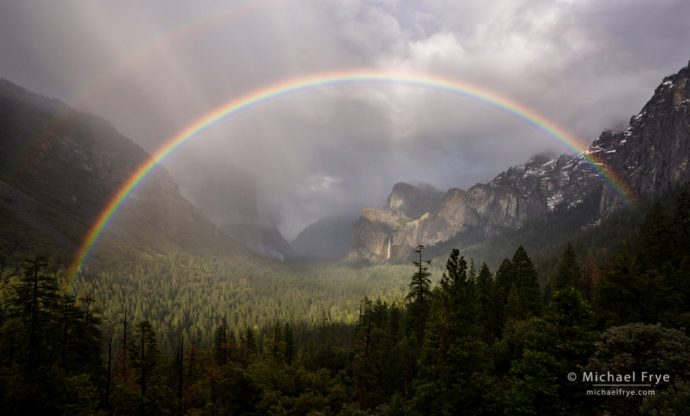 Rainbow over Yosemite Valley from Tunnel View, Yosemite NP, CA, USA