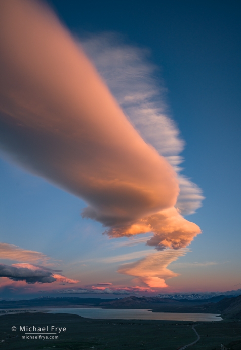 Lenticular wave cloud over Mono Lake, eastern Sierra Nevada, CA, USA